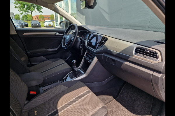 Volkswagen T-Roc 1.5 TSI 150PK Org NL NAP IQ Drive /Trekhaak /Garantie