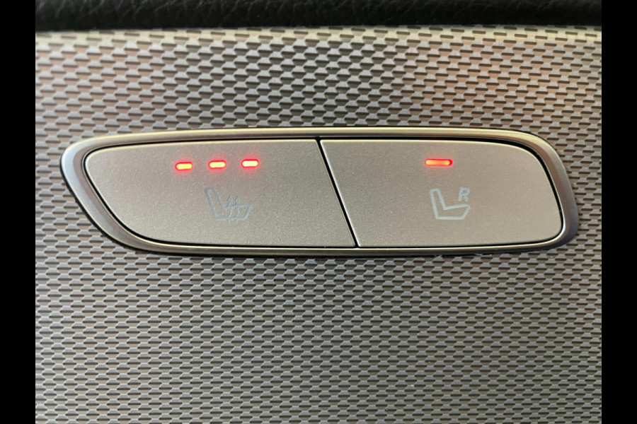 Mercedes-Benz E-Klasse Estate 200 / NL-auto / Widescreen / Sfeerverlichting