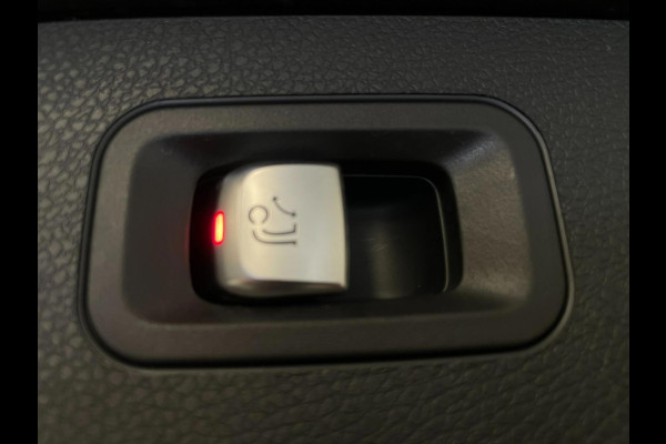 Mercedes-Benz E-Klasse Estate 200 / NL-auto / Widescreen / Sfeerverlichting