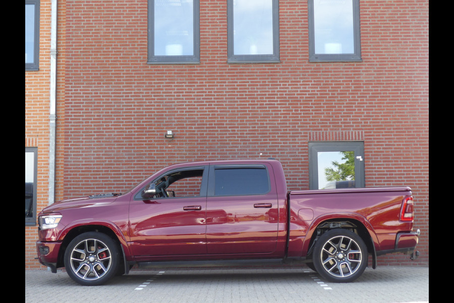 Dodge Ram 1500 5.7 V8 LARAMIE 4x4 Luchtvering/panoramadak/Trekhaak