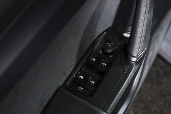 CUPRA Formentor 272 PK e-Hybrid VZ Performance (Nieuw model)  - Automaat | Dig. Cockpit | Adapt. Cruise | Stoel-+Stuurverw. | Elek. stoel met geheugen | PDC | Camera | NAV + App. Connect | ECC | LM 19" Sandstorm Copper |