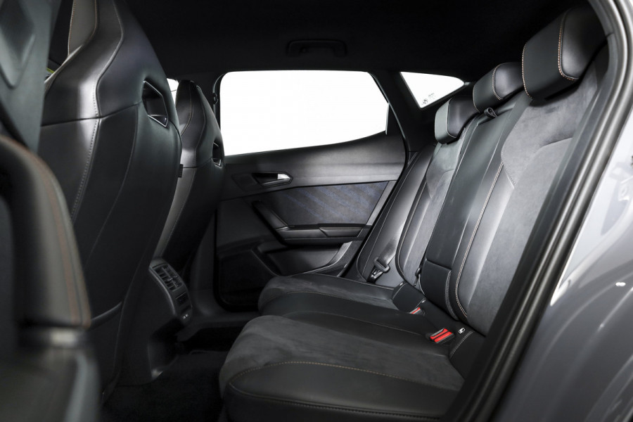 CUPRA Formentor 272 PK e-Hybrid VZ Performance (Nieuw model)  - Automaat | Dig. Cockpit | Adapt. Cruise | Stoel-+Stuurverw. | Elek. stoel met geheugen | PDC | Camera | NAV + App. Connect | ECC | LM 19" Sandstorm Copper |