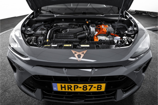 CUPRA Formentor 272 PK e-Hybrid VZ Performance (Nieuw model)  - Automaat | Dig. Cockpit | Adapt. Cruise | Stoel-+Stuurverw. | Elek. stoel met geheugen | PDC | Camera | NAV + App. Connect | ECC | LM 19" Sandstorm Copper |