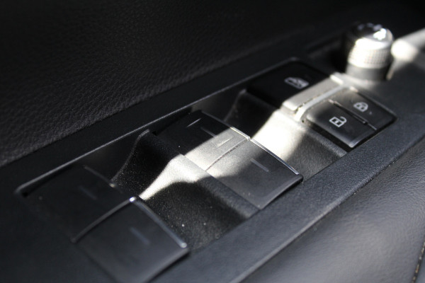 Toyota Corolla Touring Sports 1.8 Hybrid Business Intro | Adaptieve Cruise | Stoelverwarming | Apple Carplay