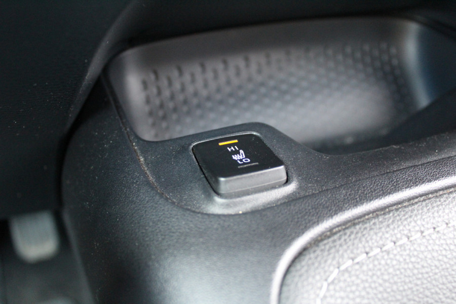 Toyota Corolla Touring Sports 1.8 Hybrid Business Intro | Adaptieve Cruise | Stoelverwarming | Apple Carplay