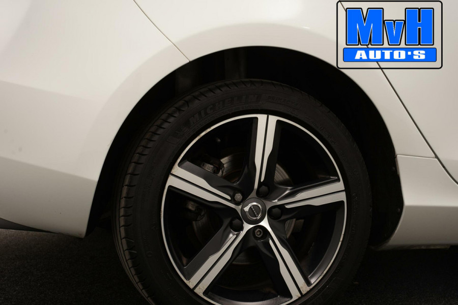 Volvo V40 1.5 T3 Polar+ Sport|R-DESIGN|PANORAMADAK|NAP|LED