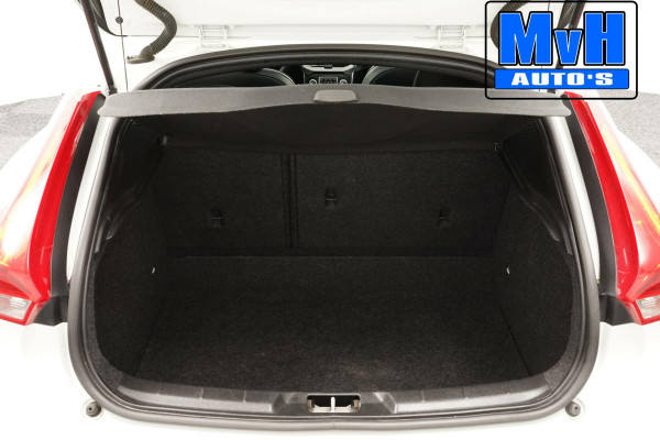 Volvo V40 1.5 T3 Polar+ Sport|R-DESIGN|PANORAMADAK|NAP|LED