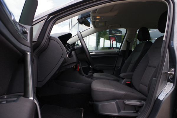 Volkswagen GOLF Variant 1.4 TSI 125 PK Comfortline Business, Cruise Control, Carplay, Navigatie, parkeersenoren,