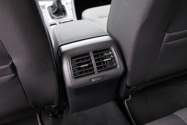 Volkswagen GOLF Variant 1.4 TSI 125 PK Comfortline Business, Cruise Control, Carplay, Navigatie, parkeersenoren,