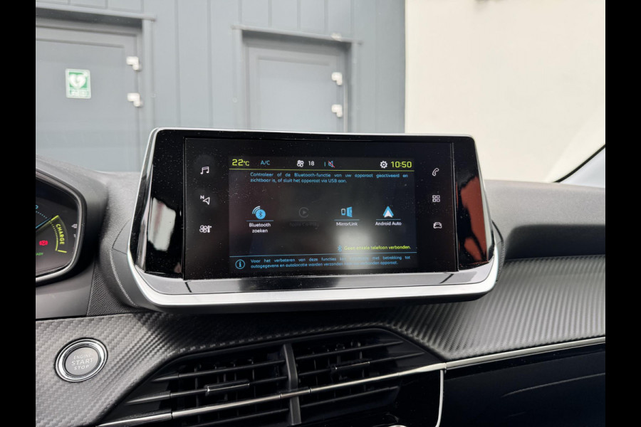 Peugeot e-208 EV Active 50 kWh | 3 fase | Apple Carplay | Meer foto's volgen | Prijs is rijklaar