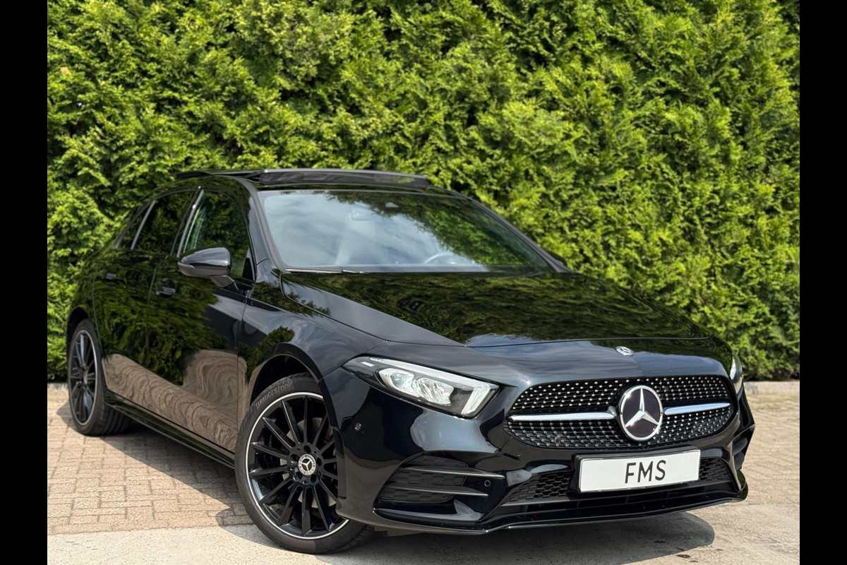 Mercedes-Benz A-Klasse 250 e AMG Line Panorama Camera CarPlay Mercedes-Benz A-Klasse 250 e AMG Line Panorama Camera CarPlay