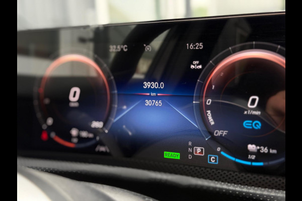 Mercedes-Benz A-Klasse 250 e AMG Line Panorama Camera CarPlay