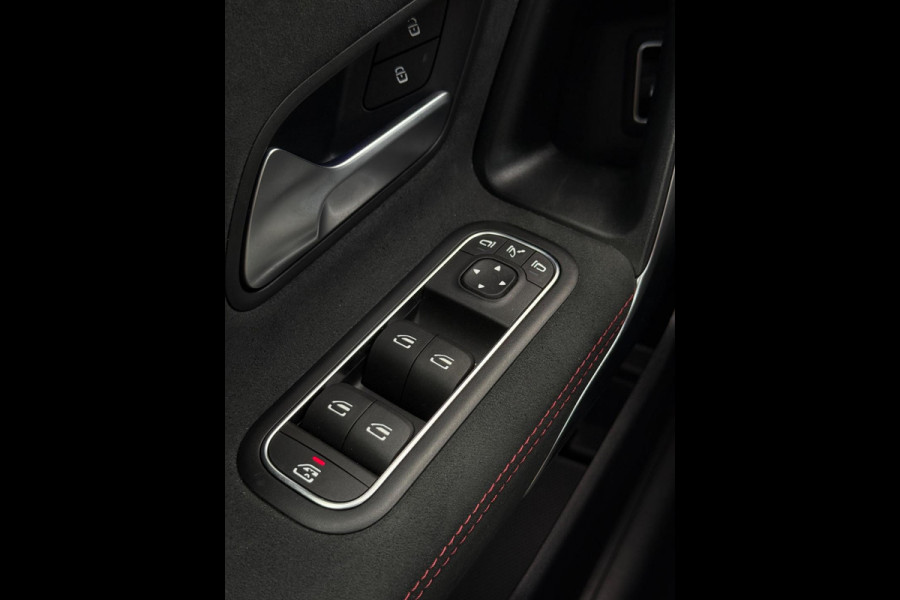 Mercedes-Benz A-Klasse 250 e AMG Line Panorama Camera CarPlay