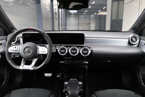 Mercedes-Benz A-Klasse AMG 35 4MATIC 306+PK MULTIBEAM/SFEER/VIRTUAL/PANO/LEER+S.VERWARMING/18"/360 CAM/ACC/ECC/12 MDN GARANTIE!