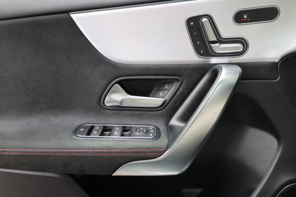 Mercedes-Benz A-Klasse AMG 35 4MATIC 306+PK MULTIBEAM/SFEER/VIRTUAL/PANO/LEER+S.VERWARMING/18"/360 CAM/ACC/ECC/12 MDN GARANTIE!