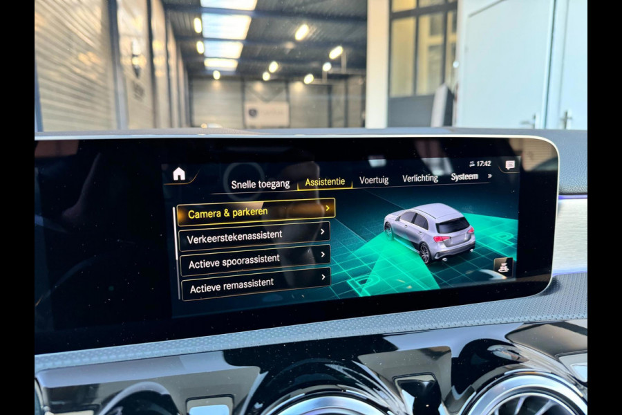Mercedes-Benz A-Klasse AMG 35 4MATIC 306+PK MULTIBEAM/SFEER/VIRTUAL/PANO/LEER+S.VERWARMING/18"/360 CAM/ACC/ECC/12 MDN GARANTIE!