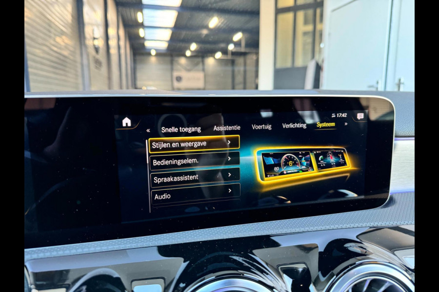 Mercedes-Benz A-Klasse AMG 35 4MATIC 306+PK MULTIBEAM/SFEER/VIRTUAL/PANO/LEER+S.VERWARMING/18"/360 CAM/ACC/ECC/12 MDN GARANTIE!