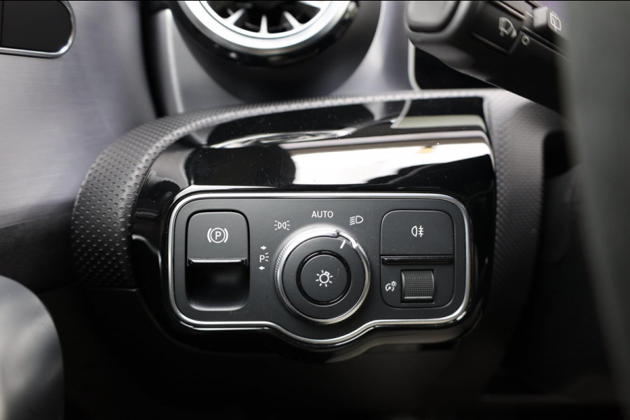 Mercedes-Benz A-Klasse AMG 35 4MATIC 306+PK MULTIBEAM/SFEER/VIRTUAL/PANO/LEER+S.VERWARMING/18"/360 CAM/ACC/ECC/12 MDN GARANTIE!