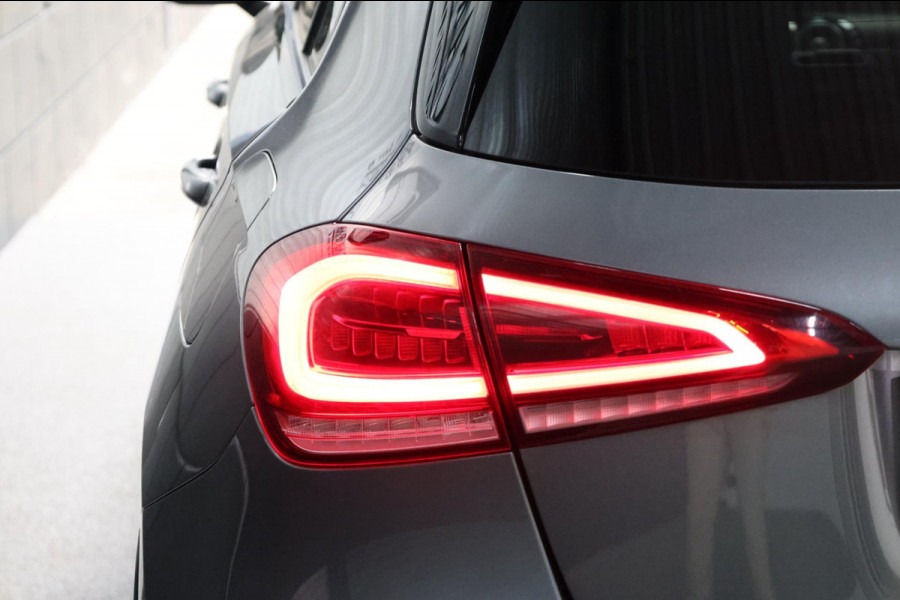 Mercedes-Benz A-Klasse AMG 35 4MATIC 306+PK MULTIBEAM/SFEER/VIRTUAL/PANO/LEER+S.VERWARMING/18"/360 CAM/ACC/ECC/12 MDN GARANTIE!