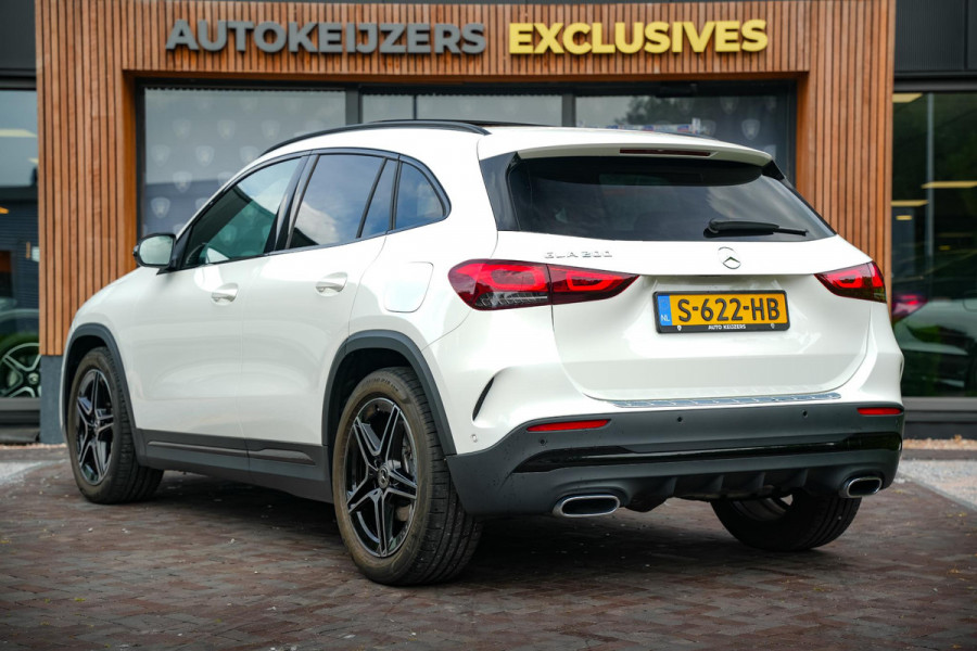 Mercedes-Benz GLA 200 AMG Line Panodak Ambient Stoelverw. Camera Cruise