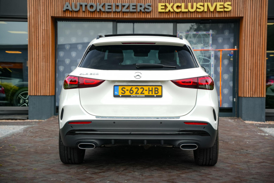 Mercedes-Benz GLA 200 AMG Line Panodak Ambient Stoelverw. Camera Cruise