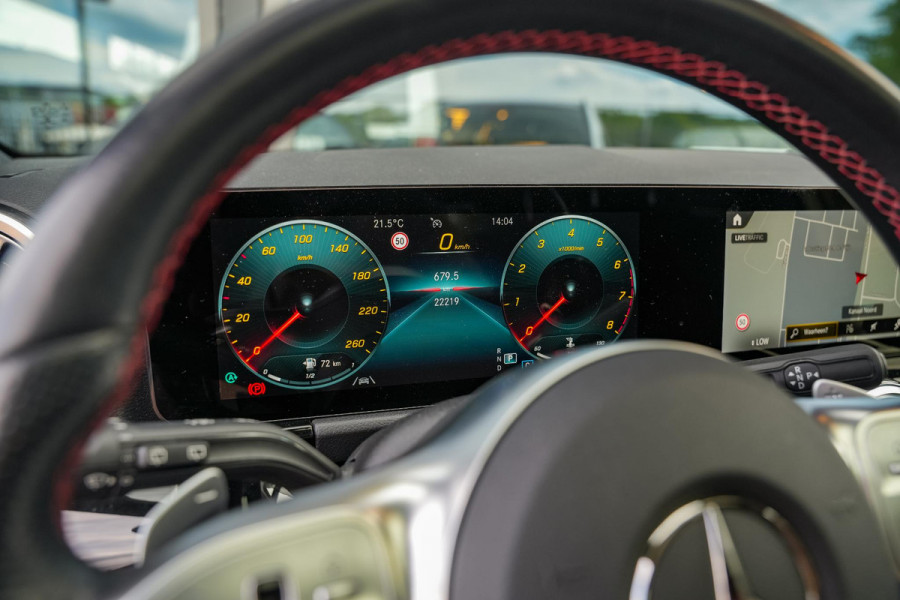 Mercedes-Benz GLA 200 AMG Line Panodak Ambient Stoelverw. Camera Cruise