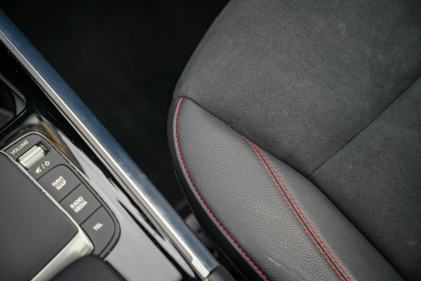 Mercedes-Benz GLA 200 AMG Line Panodak Ambient Stoelverw. Camera Cruise