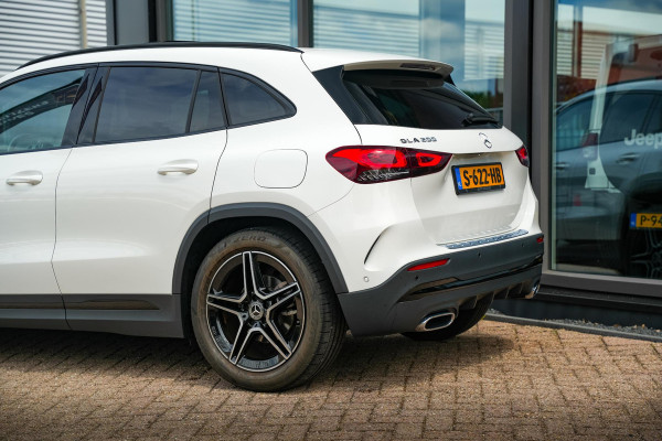 Mercedes-Benz GLA 200 AMG Line Panodak Ambient Stoelverw. Camera Cruise