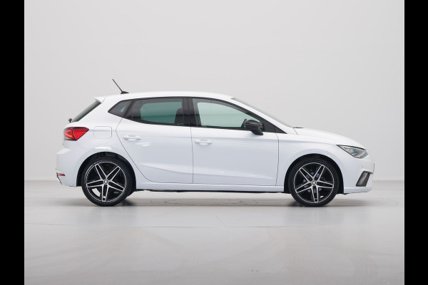Seat Ibiza 1.0 TSI 95pk FR Business Intense Navigatie Camera Clima Led Carplay 244