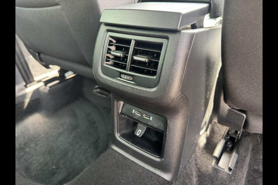Seat Ateca 1.5 TSI Style Automaat Trekhaak Navigatie Cruise Clima Led Stoelverwarming