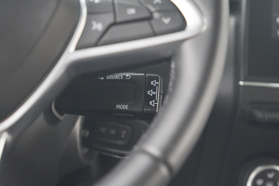 Renault Clio TCe 90 Equilibre | Parkeersensoren | Apple Carplay | Cruise Control