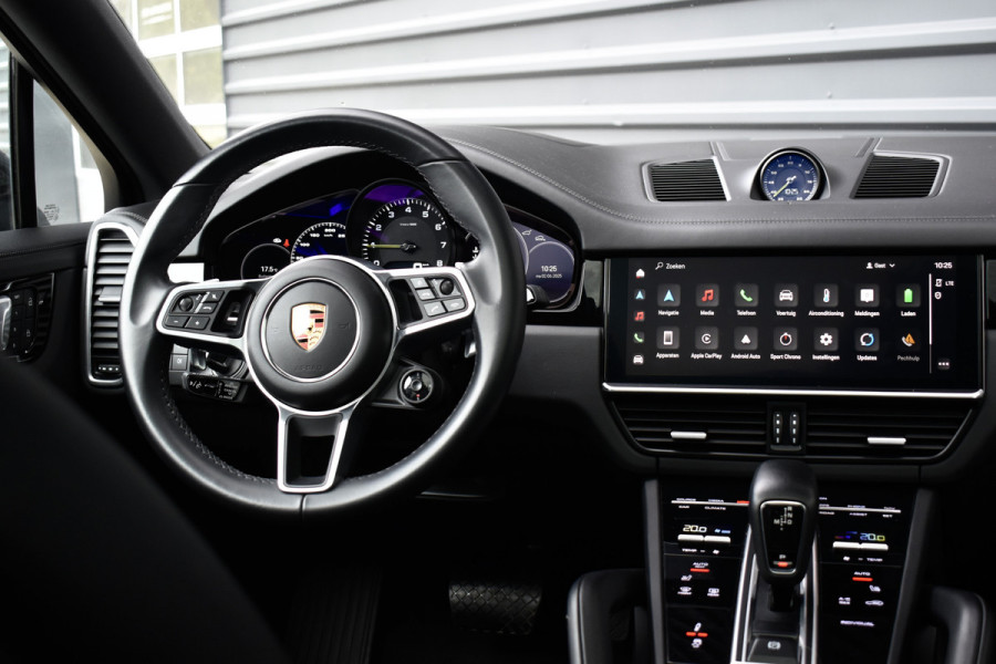 Porsche Cayenne Coupé (8-7 beschikbaar) 3.0 E-Hybrid 462pk Sport Design | Panoramadak | 22'' Velgen | ACC | Head-Up | Bose | Sportchrono | Leder Dashbord |