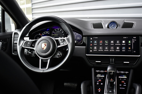 Porsche Cayenne Coupé (8-7 beschikbaar) 3.0 E-Hybrid 462pk Sport Design | Panoramadak | 22'' Velgen | ACC | Head-Up | Bose | Sportchrono | Leder Dashbord |