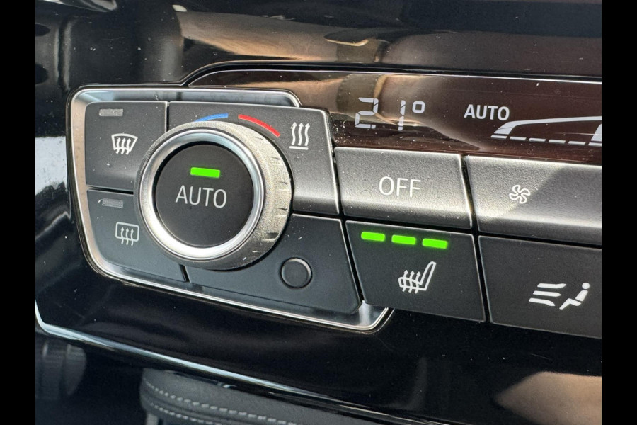 BMW X1 SDrive18i High Executive Trekhaak Navigatie Led verlichting Clima Cruise Panorama