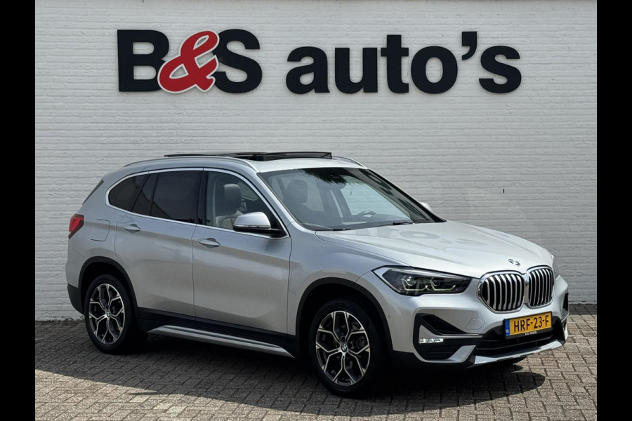 BMW X1 SDrive18i High Executive Trekhaak Navigatie Led verlichting Clima Cruise Panorama