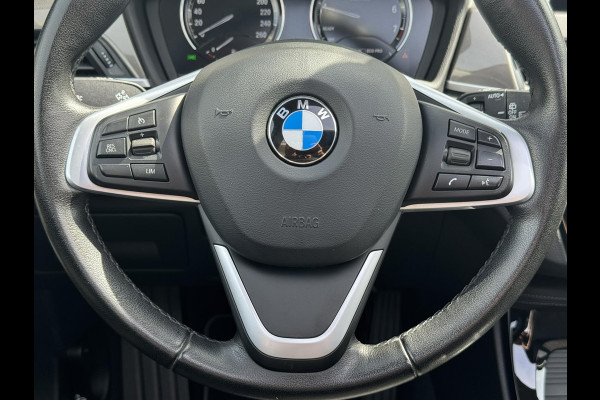 BMW X1 SDrive18i High Executive Trekhaak Navigatie Led verlichting Clima Cruise Panorama