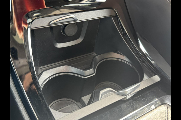 BMW X1 SDrive18i High Executive Trekhaak Navigatie Led verlichting Clima Cruise Panorama