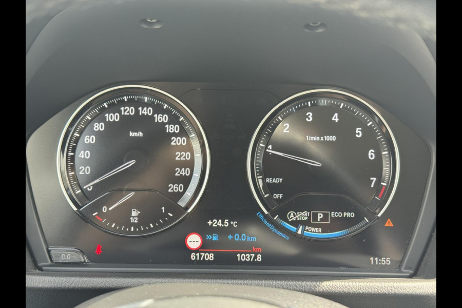BMW X1 SDrive18i High Executive Trekhaak Navigatie Led verlichting Clima Cruise Panorama