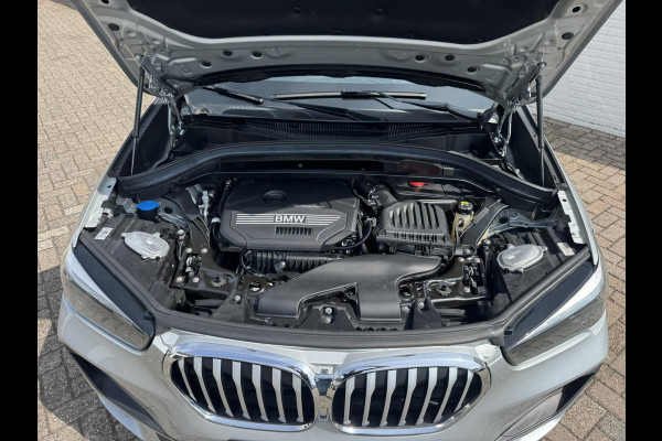 BMW X1 SDrive18i High Executive Trekhaak Navigatie Led verlichting Clima Cruise Panorama