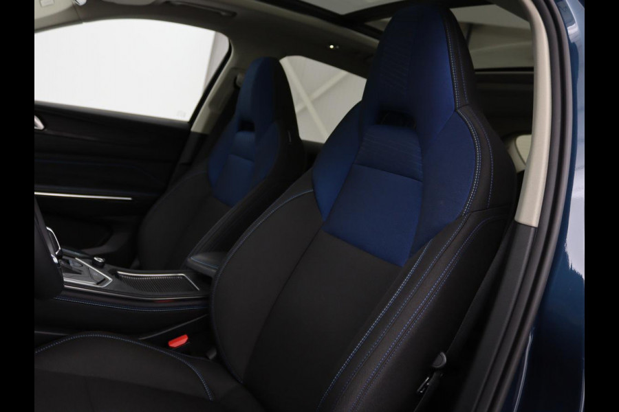 Lynk & Co 01 1.5 Plug In | Panoramadak | Infinity by Harman | 360 camera | Adaptive cruise | Stoelverwarming | Carplay | Memory | Full LED