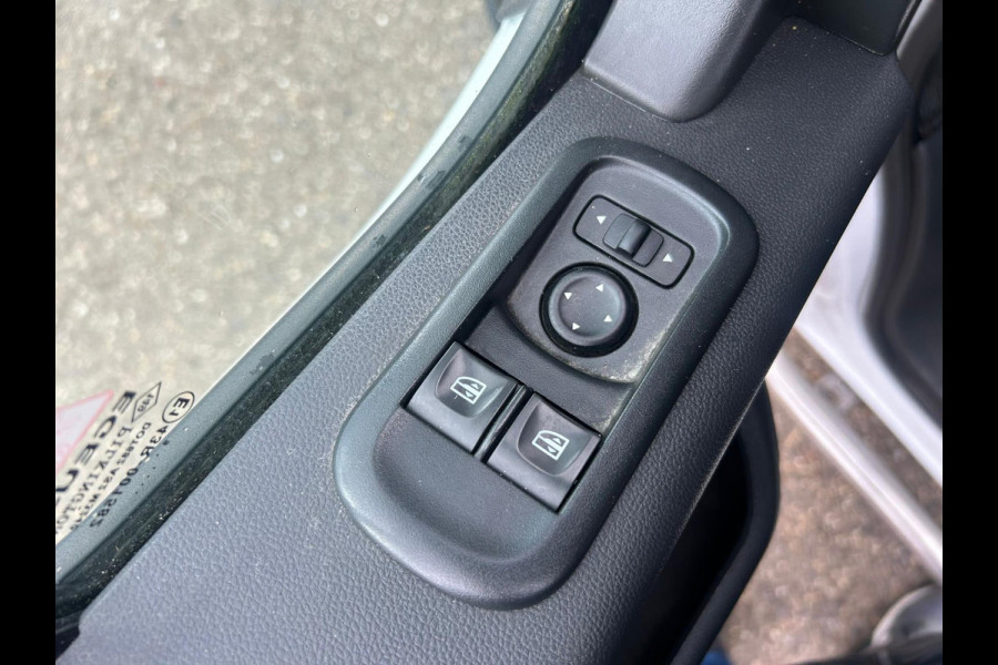 Renault Master T35 2.3 dCi 180 L2H3 Energy