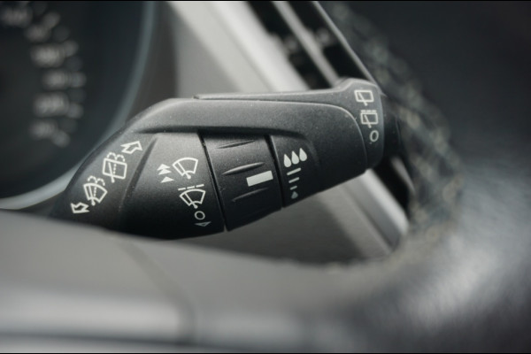 Ford Kuga 120PK Titanium TREKHAAK | CARPLAY | KEYLESS | CAMERA | ELEK.KLEP