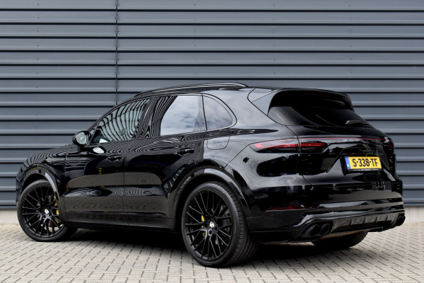 Porsche Cayenne 3.0 E-Hybrid 462pk | Panoramadak | 22'' Velgen | Matrix PDLS+ | Massage Stoelen | Trekhaak wegklapbaar | Bose |