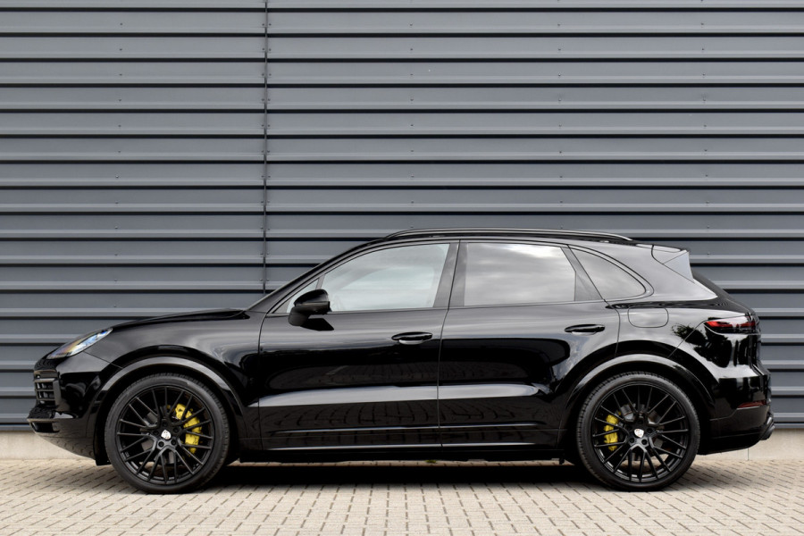 Porsche Cayenne 3.0 E-Hybrid 462pk | Panoramadak | 22'' Velgen | Matrix PDLS+ | Massage Stoelen | Trekhaak wegklapbaar | Bose |