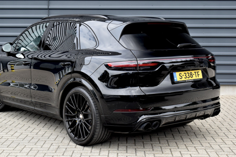 Porsche Cayenne 3.0 E-Hybrid 462pk | Panoramadak | 22'' Velgen | Matrix PDLS+ | Massage Stoelen | Trekhaak wegklapbaar | Bose |