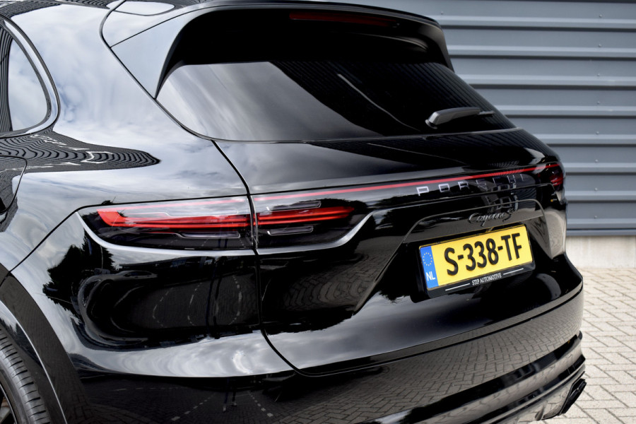 Porsche Cayenne 3.0 E-Hybrid 462pk | Panoramadak | 22'' Velgen | Matrix PDLS+ | Massage Stoelen | Trekhaak wegklapbaar | Bose |