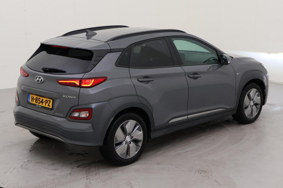 Hyundai Kona EV Premium 64 kWh NL AUTO | CAMERA | STOELKOELING | STOELVERW | ! 2DE PINKSTERDAG GEOPEND VAN 10:00 UUR T/M 17:00 UUR