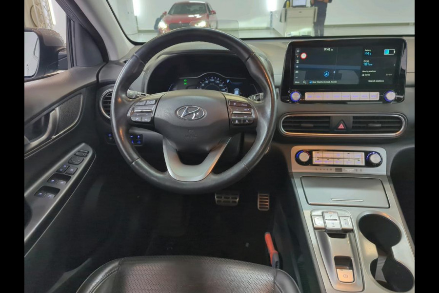 Hyundai Kona EV Premium 64 kWh NL AUTO | CAMERA | STOELKOELING | STOELVERW | ! 2DE PINKSTERDAG GEOPEND VAN 10:00 UUR T/M 17:00 UUR