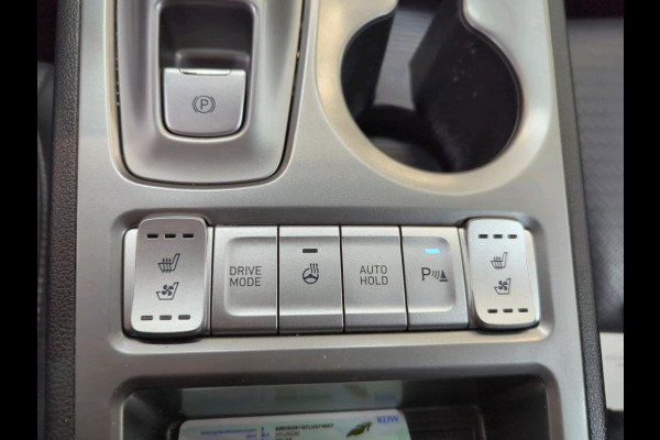Hyundai Kona EV Premium 64 kWh NL AUTO | CAMERA | STOELKOELING | STOELVERW | ! 2DE PINKSTERDAG GEOPEND VAN 10:00 UUR T/M 17:00 UUR