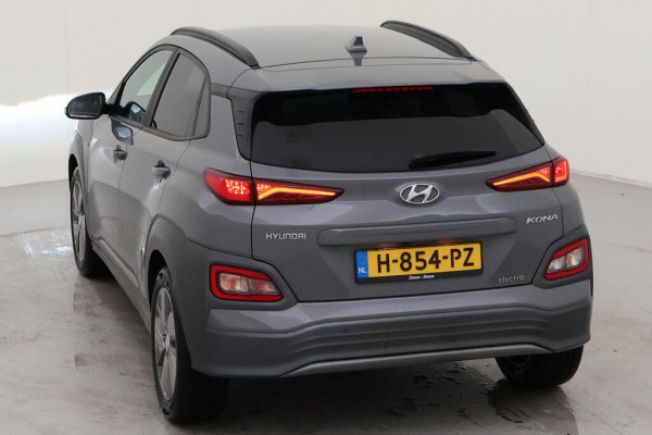 Hyundai Kona EV Premium 64 kWh NL AUTO | CAMERA | STOELKOELING | STOELVERW | ! 2DE PINKSTERDAG GEOPEND VAN 10:00 UUR T/M 17:00 UUR